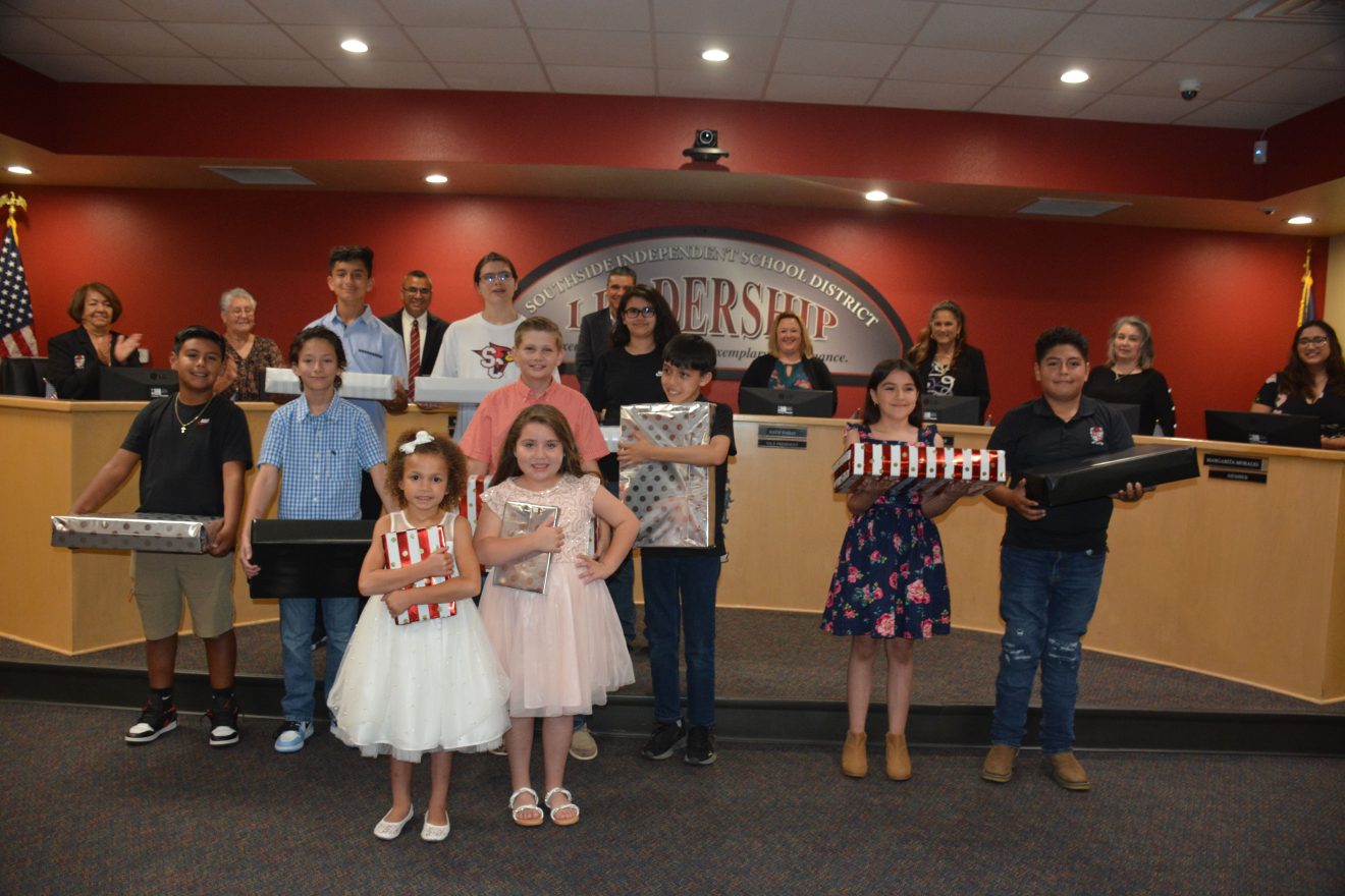 Southside ISD Education Foundation Honors Top Campus Students